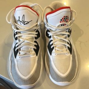 Nike Kyrie basketball shoes size 6.5 men’s
